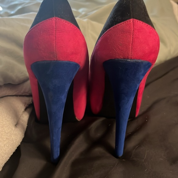 Multicolor heels 🩷🩵🖤 - Picture 3 of 5